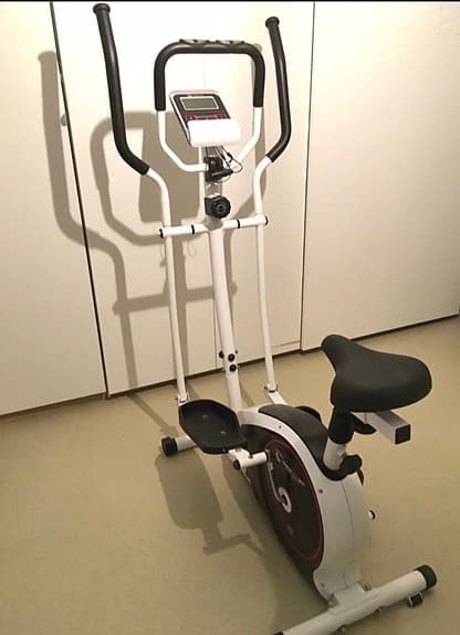 Träningsmaskin motionscykel/crosstrainer