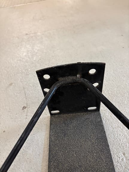 Basketkorg med nät för väggmontering
