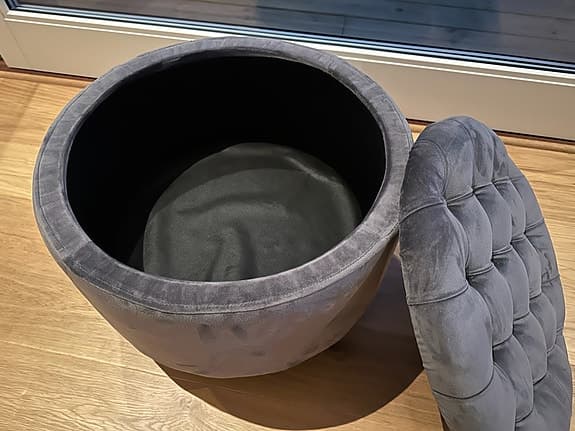 Grå puff med förvaring