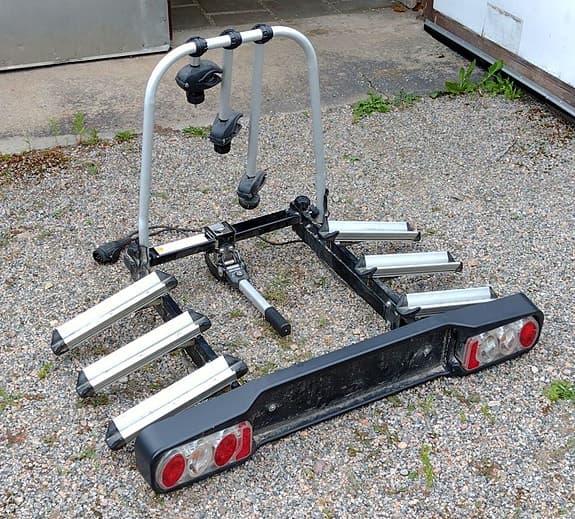 Låsbar cykelhållare för dragkrok (3 cyklar)