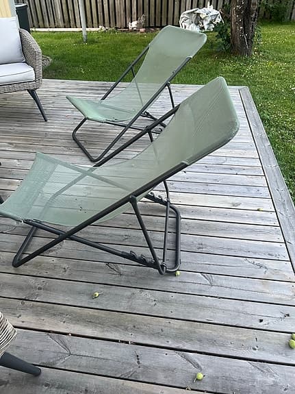 Hopfällbara solstolar av Lafuma, i metall och tyg grön