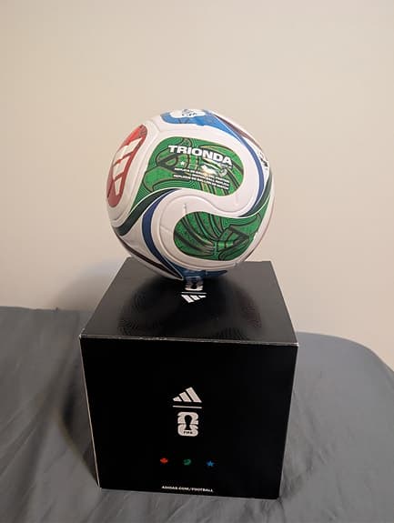 Adidas fotboll