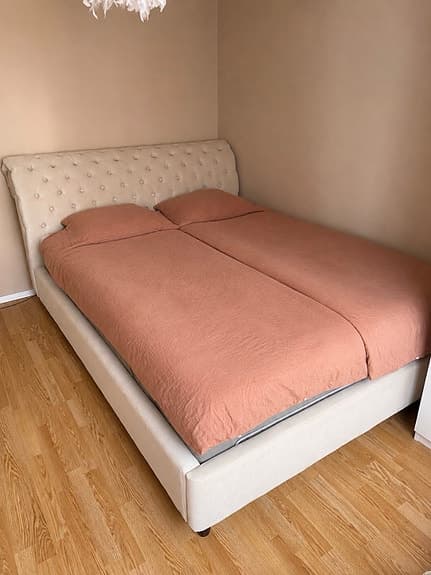 Sammetssäng 160x200 med madrasser