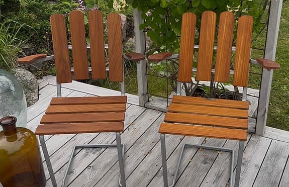 Nyrenoverade Grythyttan B2 trädgårdsstolar – teak (1 par)