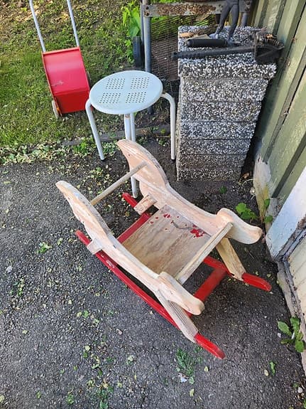 Gammal gunghäst i trä – retro/vintage