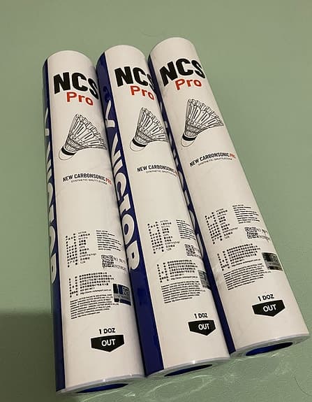 NCS Pro badminton shuttlecocks/fjäderbollar för badminton – new