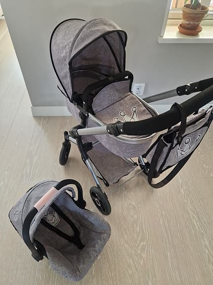 Set med Dockvagn, babyskydd och skötväska
