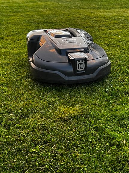 Husqvarna Automower 310 Mark II – Nytt batteri 2025 – Komplett med laddstation