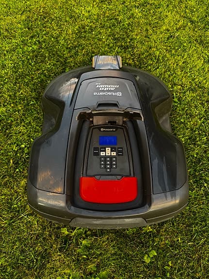 Husqvarna Automower 310 Mark II – Nytt batteri 2025 – Komplett med laddstation