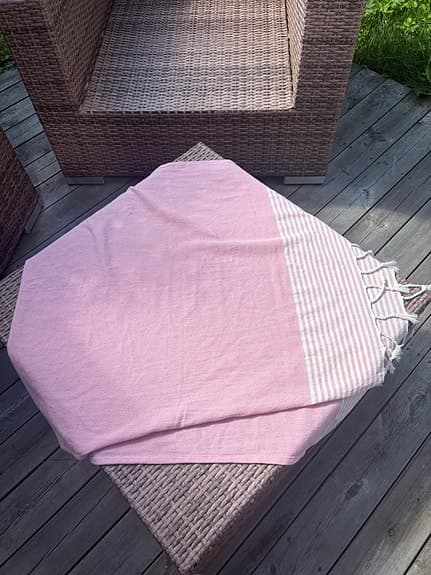 Rosa pläd/handduk med fransar