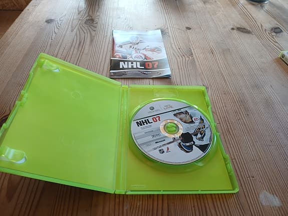 Xbox 360 spelpaket – GTA V, Battlefield Bad Company, NHL 07