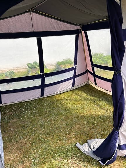 Tält med innertält för hela familjen