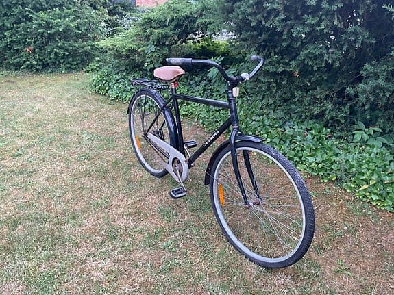 Herrcykel 28 tum med lås, fram o baklampa och lampor i styret/styrhandtag