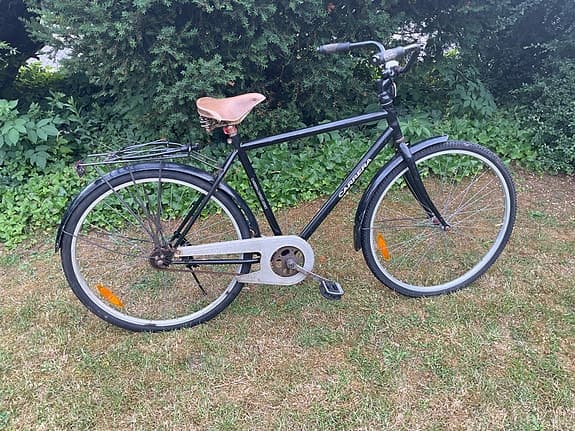 Herrcykel 28 tum med lås, fram o baklampa och lampor i styret/styrhandtag