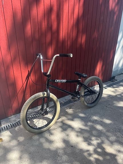 Rant BMX 20" – Bra skick, redo för street och tricks!