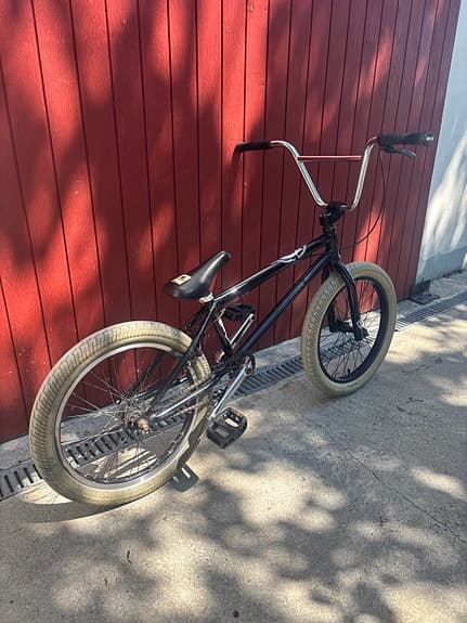 Rant BMX 20" – Bra skick, redo för street och tricks!