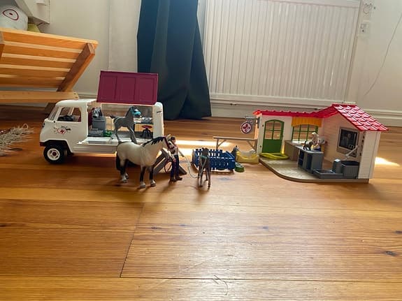 Veterinär kit med mycket djur och tillbehör