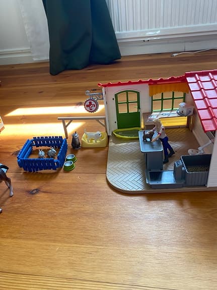 Veterinär kit med mycket djur och tillbehör