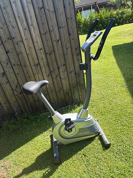 Kayoba motionscykel med display grå