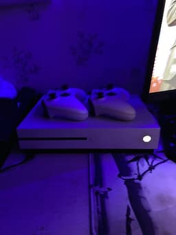 Xbox One S spelkonsol vit