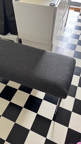 Sittbänk (grå bänk)