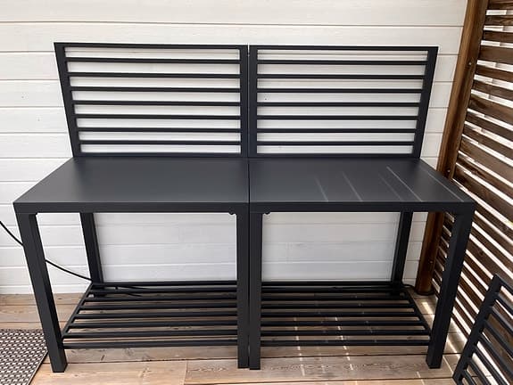 Utekök med bakstycke – Grå/Svart aluminium