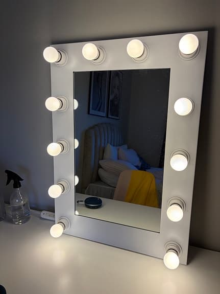 Mio sminkspegel med belysning