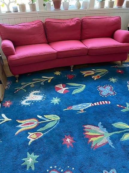 IKEA blå matta med färgglatt mönster
