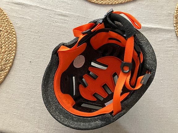 Lätt och välventilerad cykelhjälm från Occano
