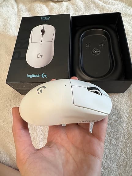 Logitech G Pro X Superlight trådlös gamingmus vit