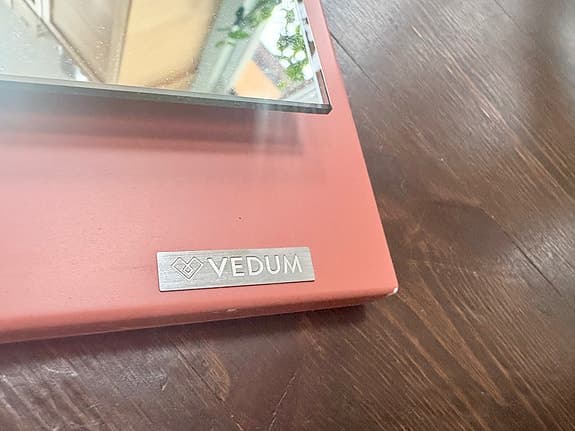 Vedum spegel‚ fabrikslackerad