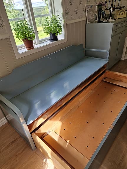 Charmig blå kökssoffa