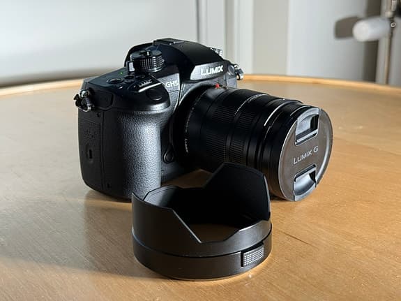 Panasonic Lumix GH5 + Leica 12–60mm f/2.8–4.0 – Nästan oanvänd