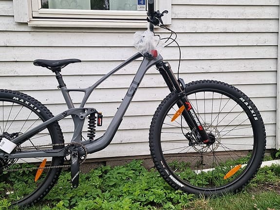 GT Sensor Carbon Elite Large – Helt Ny/Oanvänd – Carbon MTB