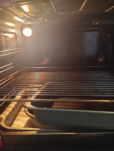 spis med vanliga plattor plus ugn väl fungerande
