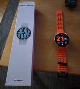 Samsung Galaxy Watch6 smartklocka 44mm/silver Bytes mot Apple watch