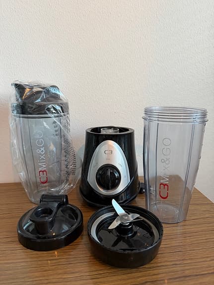C3 Mix & Go blender med flaskor svart