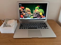 MacBook Air 13” (2017) – i5 / 8 GB RAM / 128 GB SSD