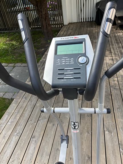Crosstrainer Extreme Fit CT 619 med display och träningsdator