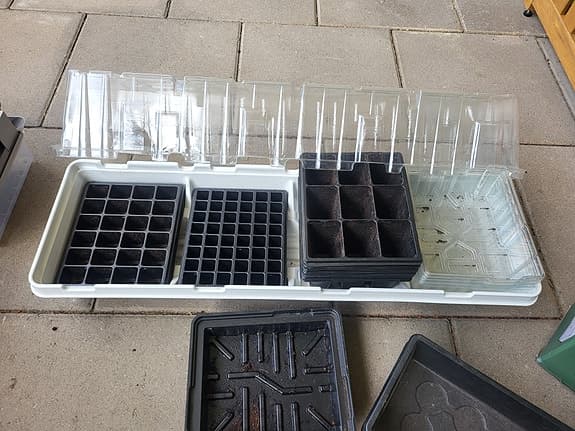 Odlingsgrejer Pluggbox Rootmaster Växthus pallkrage pluggbrätte