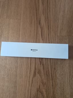 Apple Watch med svart sportarmband series 3