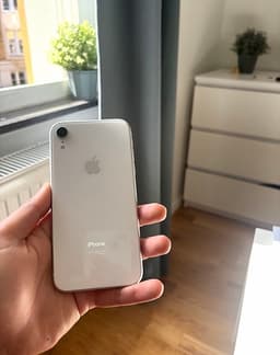 iPhone XR bra skick