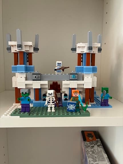 LEGO Minecraft 21186 Isfästning med figurer
