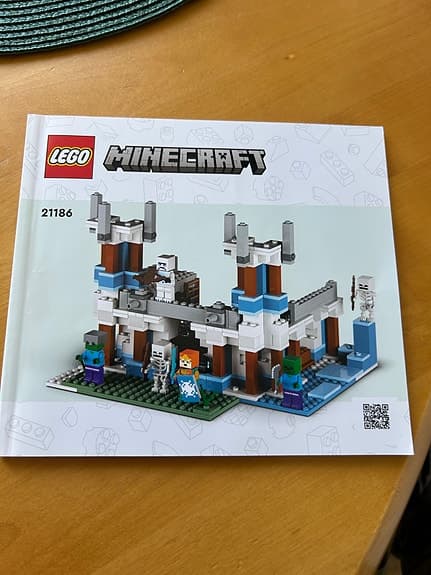 LEGO Minecraft 21186 Isfästning med figurer