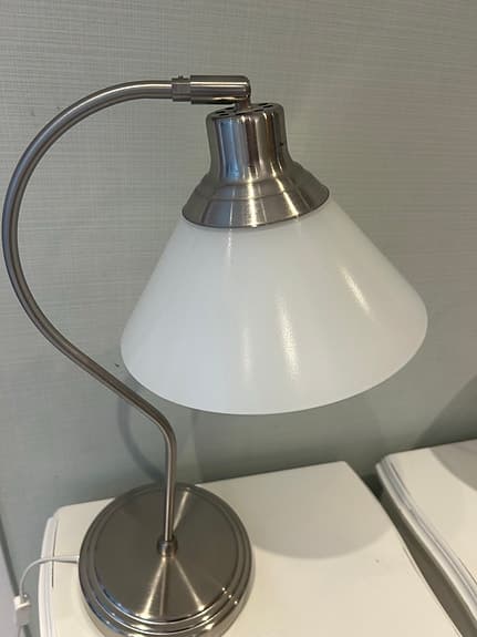 Sängbord+bordslampor