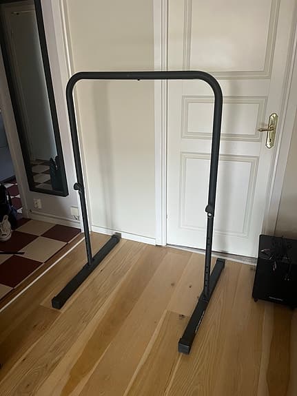 Pull up-ställning svart (Eric Flag)