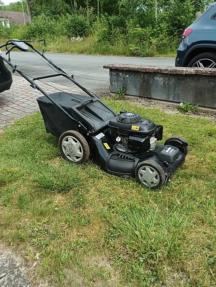 Honda gräsklippare svart med uppsamlare