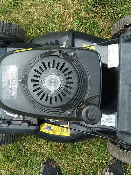 Honda gräsklippare svart med uppsamlare