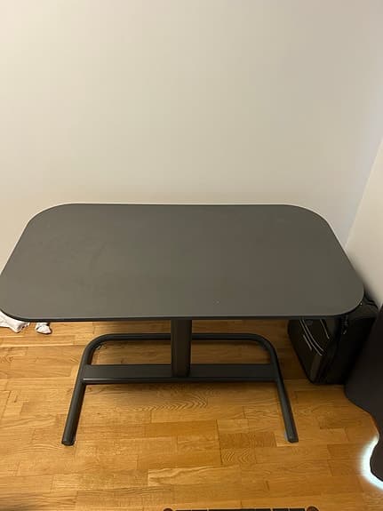 Höj och sänkbart skrivbord ”Segrare” från IKEA 110x60