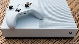Microsoft Xbox One vit spelkonsol och ps4
